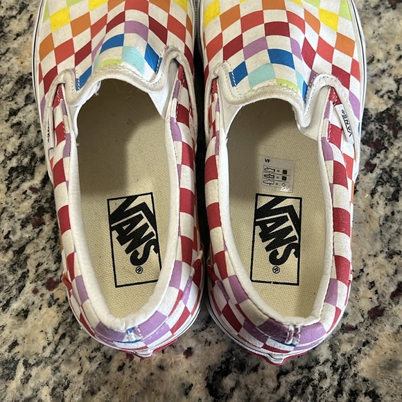 Vans - Picture 5 of 8
